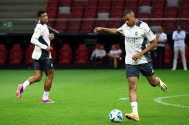 成为全球媒 成为全球媒